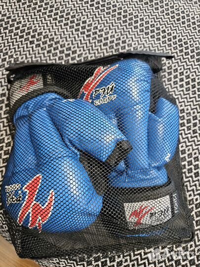 Костюм на дзюдо 146 -152 и перчатки