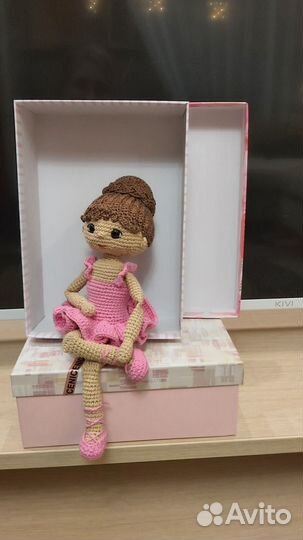 Кукла балерина вязаная