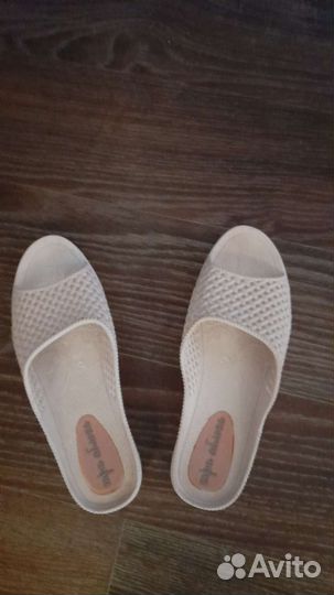 Тапочки для бассейна