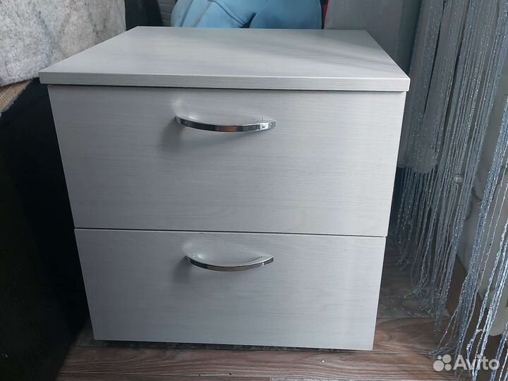 Тумба прикроватная белая