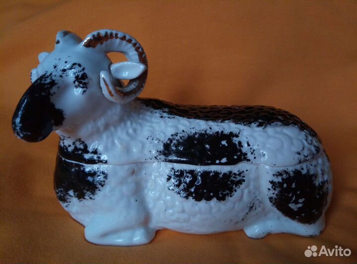 Старинная фарфоровая шкатулка