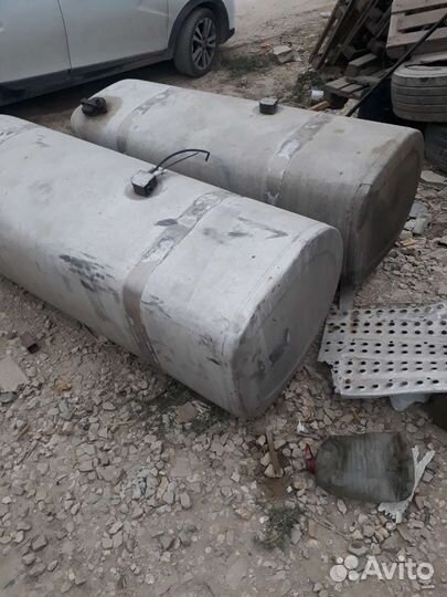 Топлиывные баки