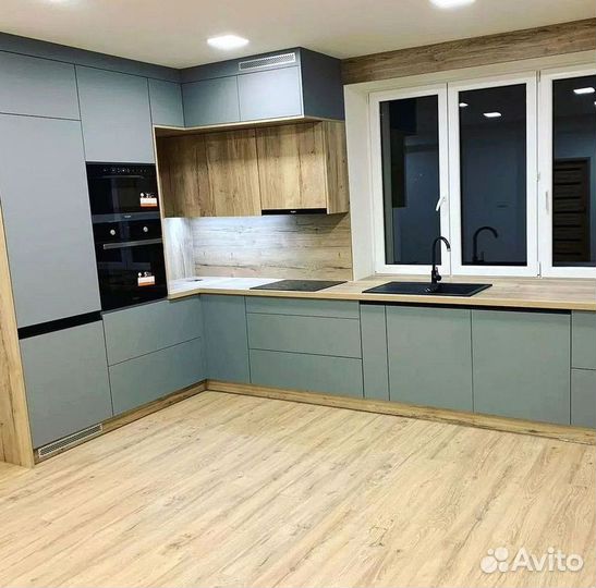 Кухня под потолок под ключ