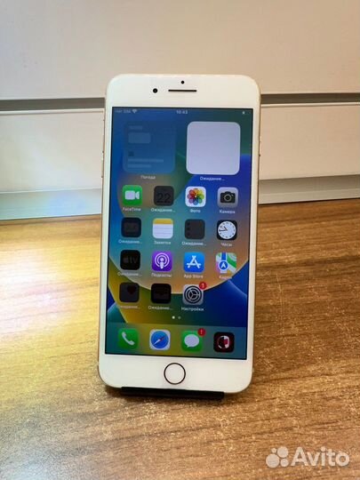 iPhone 8 Plus 64gb с отпечатком. Аккумулятор новый