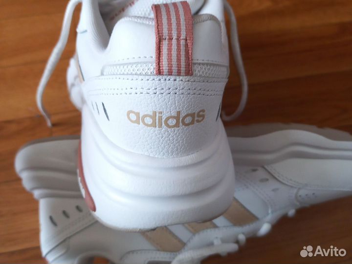 Оригинальные кроссовки Adidas S