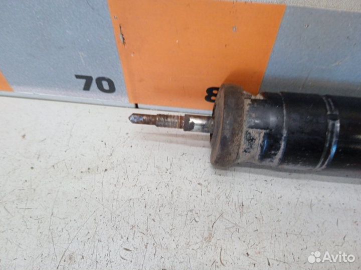 Амортизатор задний Mercedes-Benz E-Class W210 2.4