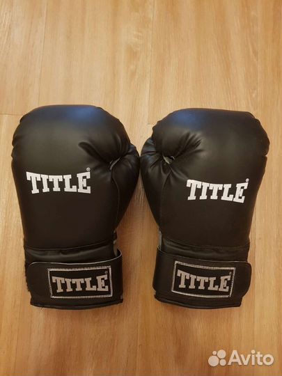 Боксерские перчатки title