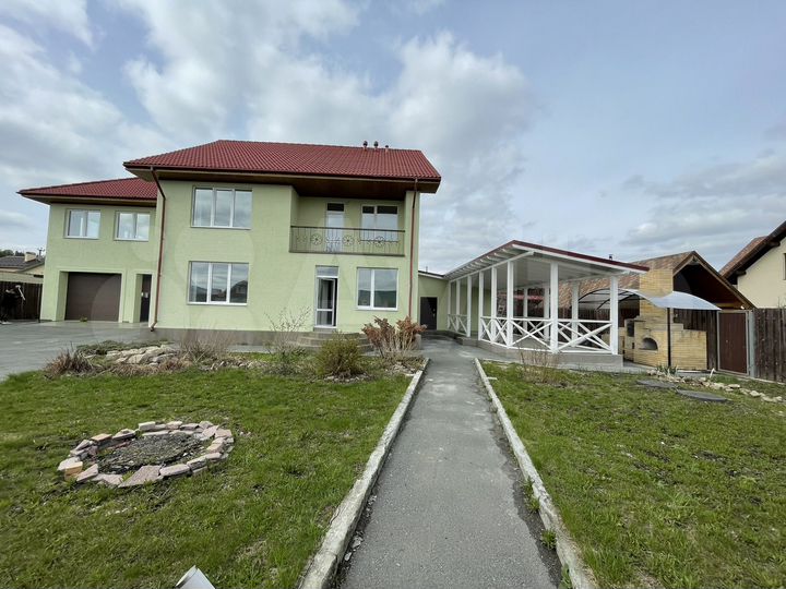 Коттедж 190 м² на участке 8,3 сот.