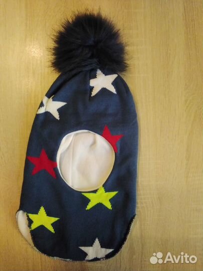 Продам зимний новый шлем и демиссезонные шапки 50