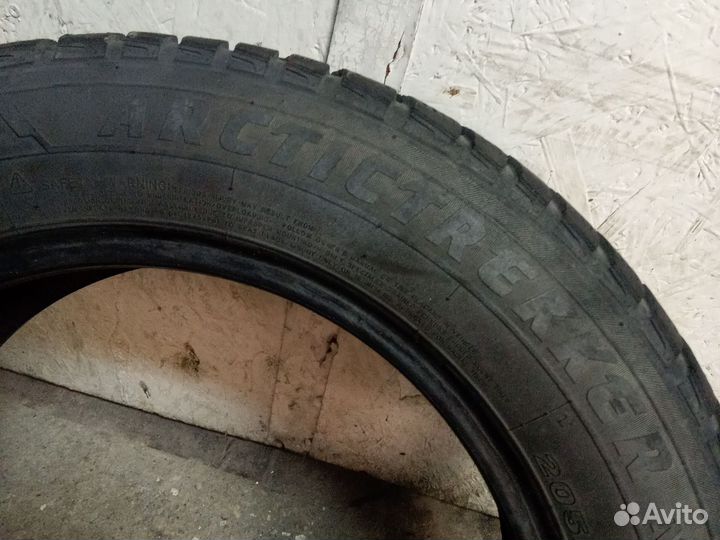 Maxxis ArcticTrekker NP3 205/60 R16 96T