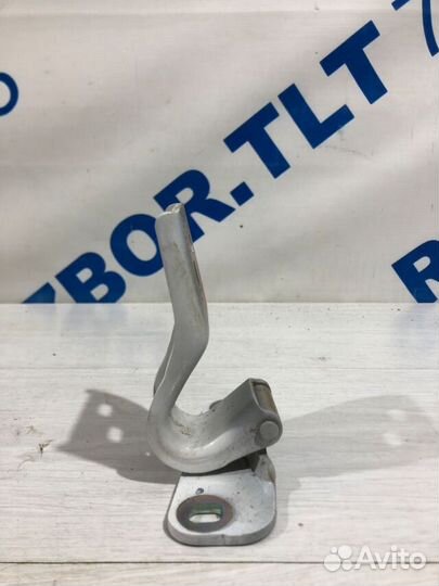 Петля крышки багажника правая opel astra J 1.6 ат