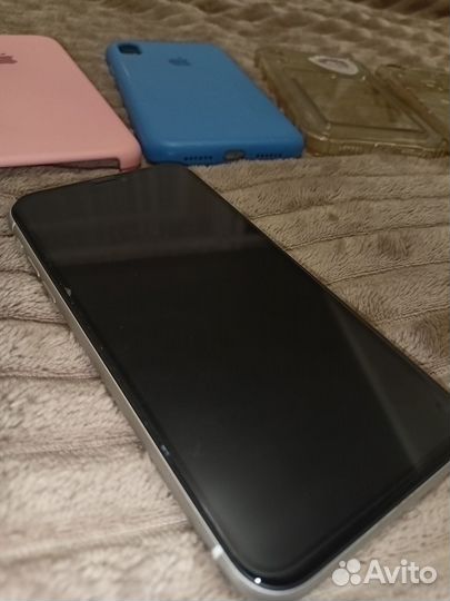 Apple iPhone xr 64gb + чехлы