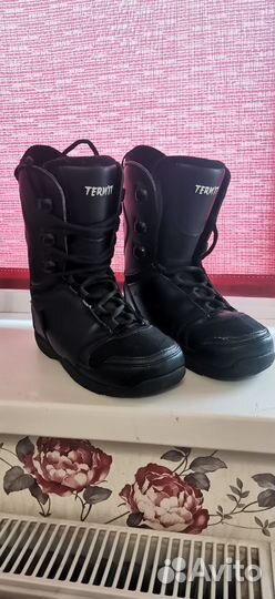 Сноубордические ботинки 40