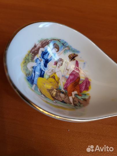 Фарфоровая ложка Мадонна