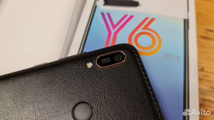 HUAWEI Y6 (2019), 2/32 ГБ