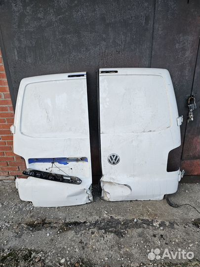 Задние двери volkswagen t 6 под ремонт