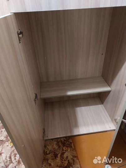 Двухъярусная кровать со шкафом и столом