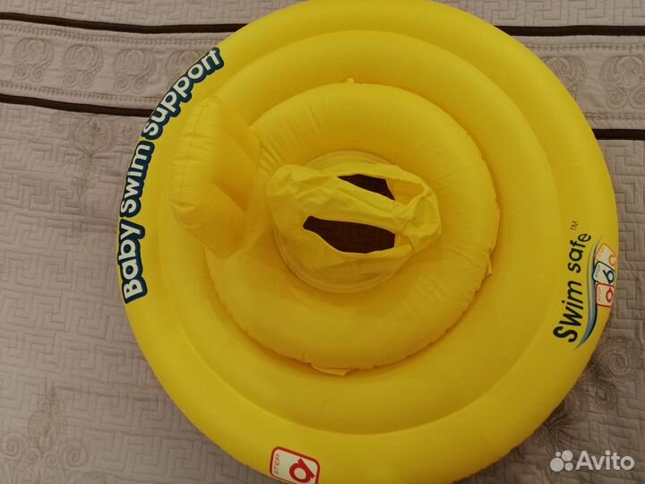 Круг для малышей с прорезями для ножек