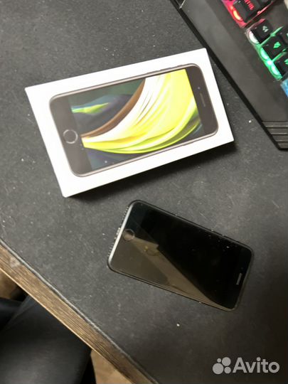 iPhone SE (2020), 64 ГБ