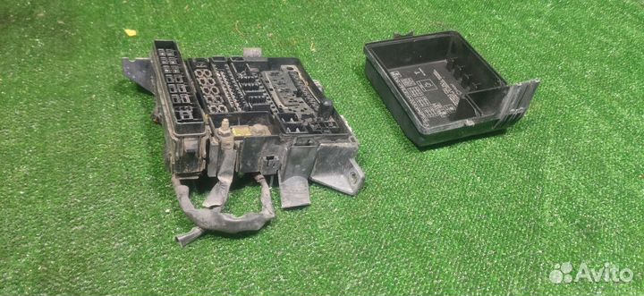 Блок предохранителей Mitsubishi Lancer