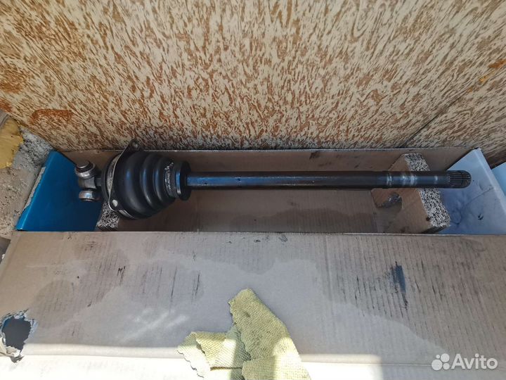 Привод левый renault logan 1