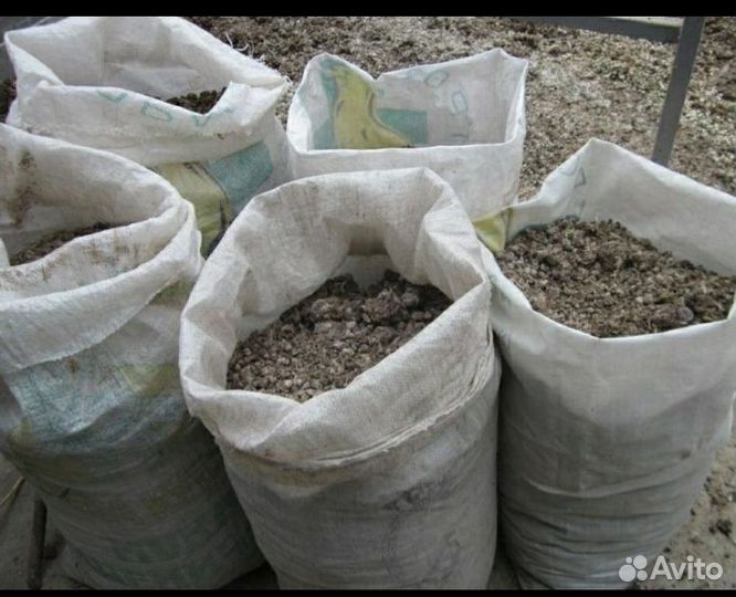 Куриный помет в мешках