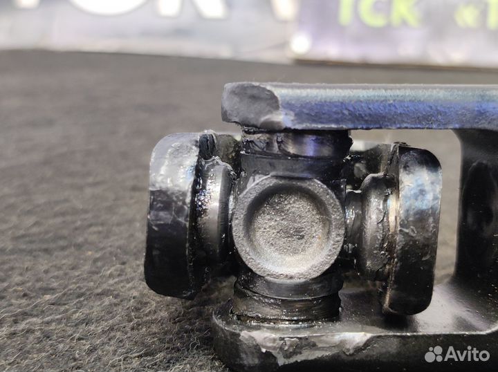 Рулевой карданчик Volkswagen Passat B3