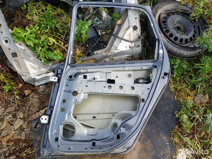 Дверь задняя правая Renault Grand Scenic 2 1.5.d k