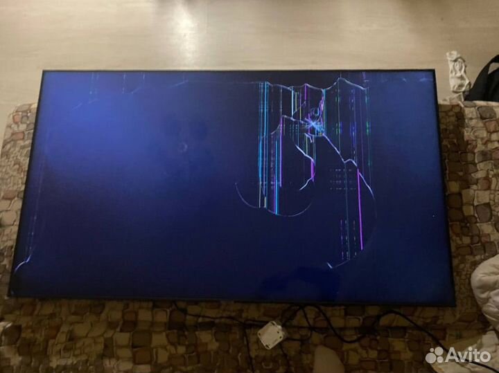 Samsung 65'' Crystal UHD Разбита матрица