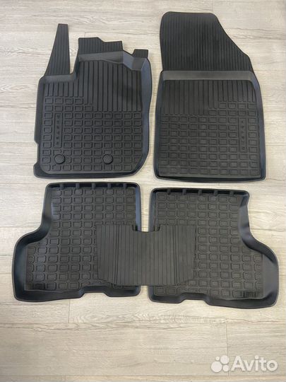 Оригинальные резиновые ковры Renault Duster 2