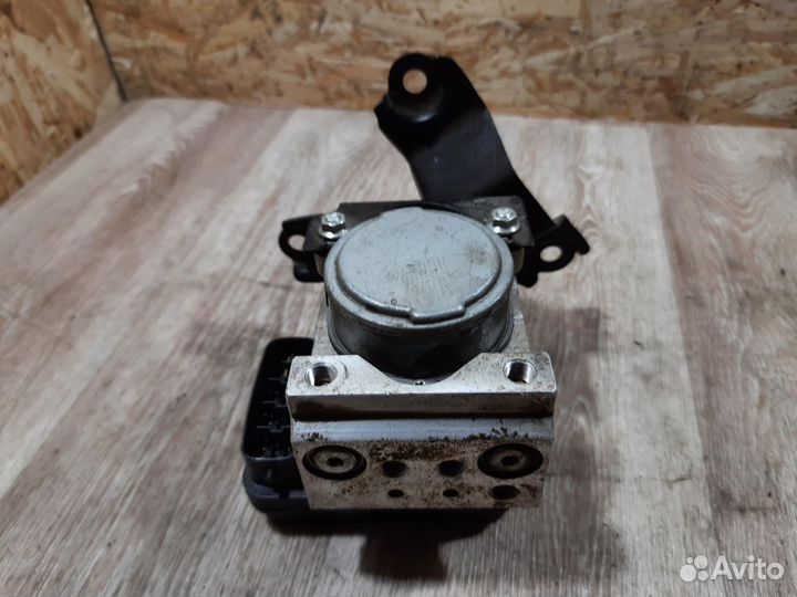 Б/У Б/У Блок ABS МКПП G7 toyota Hilux KUN25 440