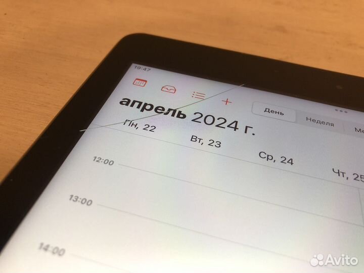 iPad 5-Gen. 32GB Wi-Fi + SIM (год покупки 2018)