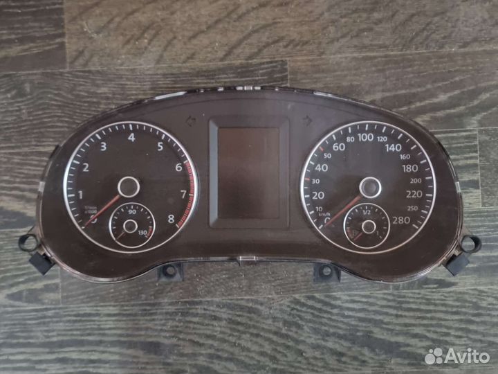 Щиток приборов Volkswagen Jetta 6