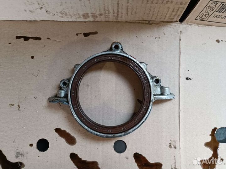 Крышка коленвала Митцубиси 6G73