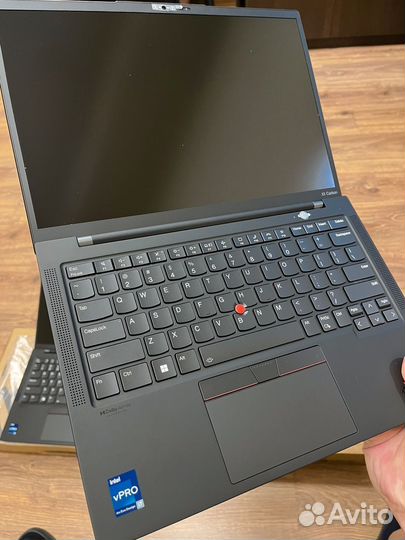 Lenovo Thinkpad x1 carbon gen 10 (i7-16-256-New)