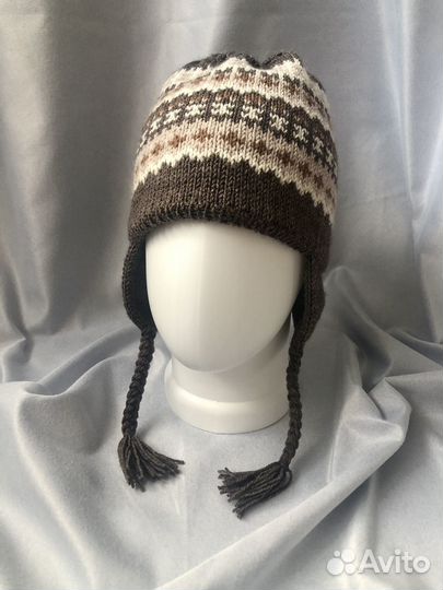Шапка вязаная ручной работы