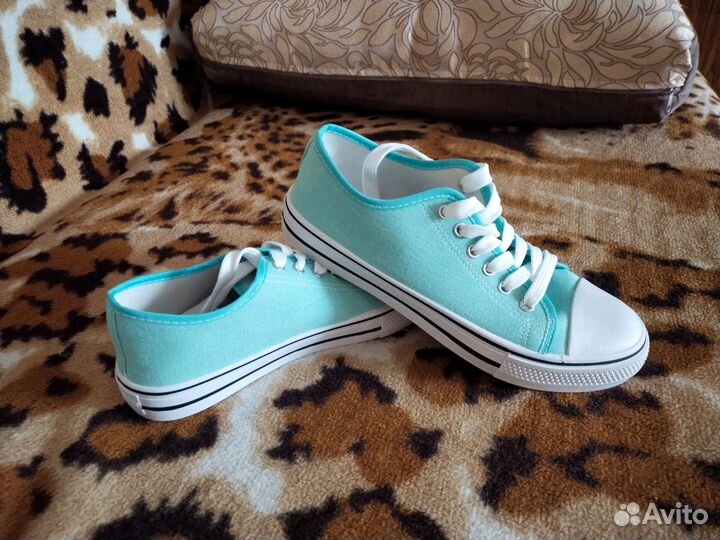 Продам новые кеды