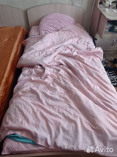 Кровать односпальная с матрасом бу 2 шт