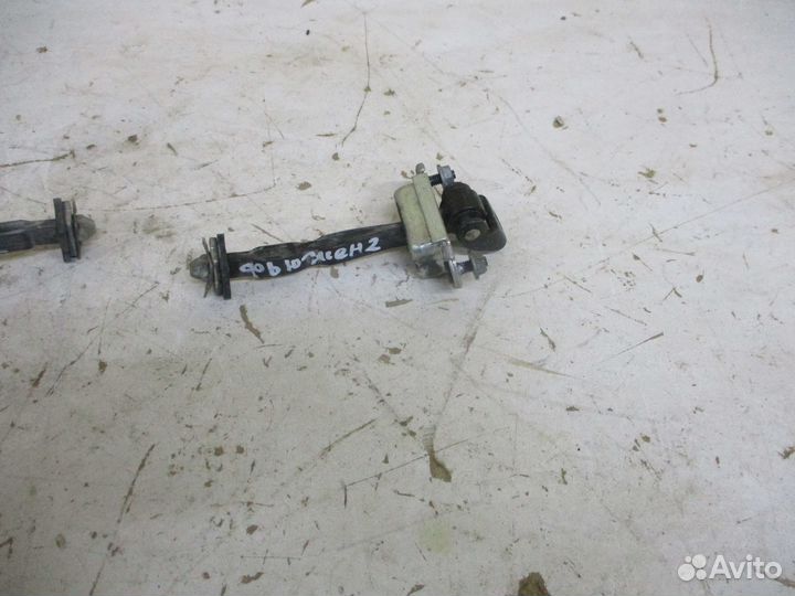 Ограничитель двери Форд Фьюжн 2008