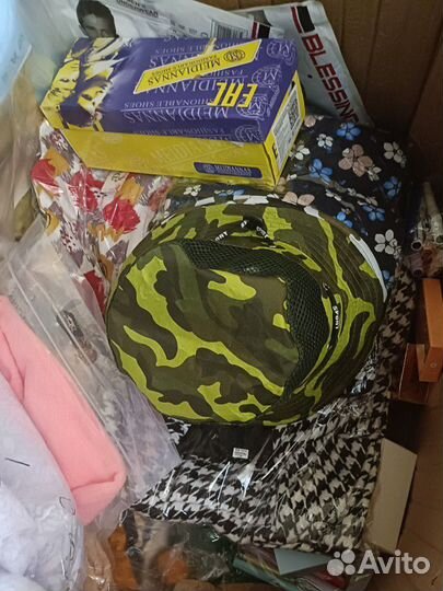 Коробка вещей и одежды для детей и взрослых б/у