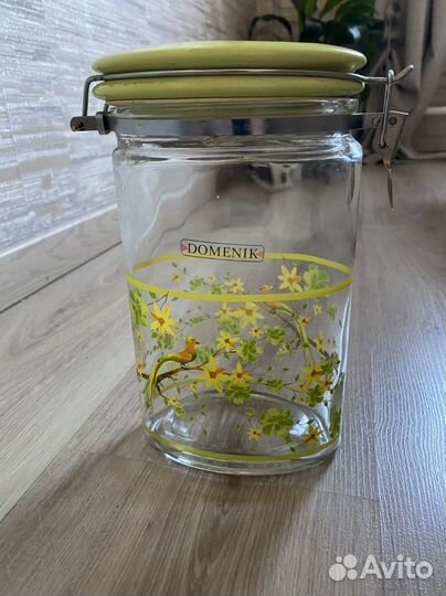 Стеклянная емкость для хранения сипучих продуктов