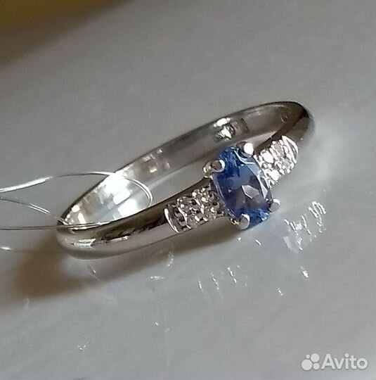 585 кольцо р.16 нат танзанит 0,241ct и брилл белое