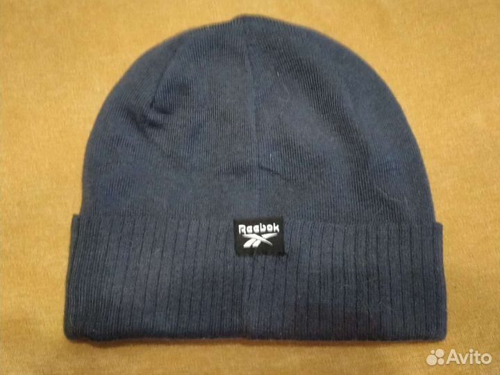 Шапка рибок UFC