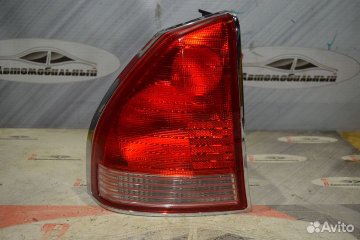 Стоп лево c Mitsubishi Diamante F36A 6G72