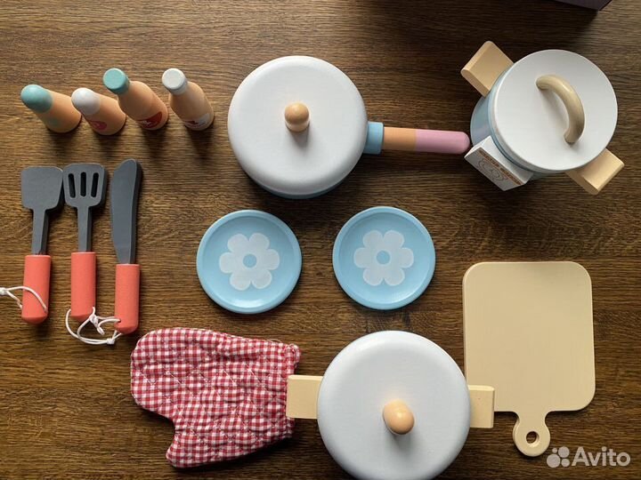 Детская посуда для кухни из дерева (17 предметов)