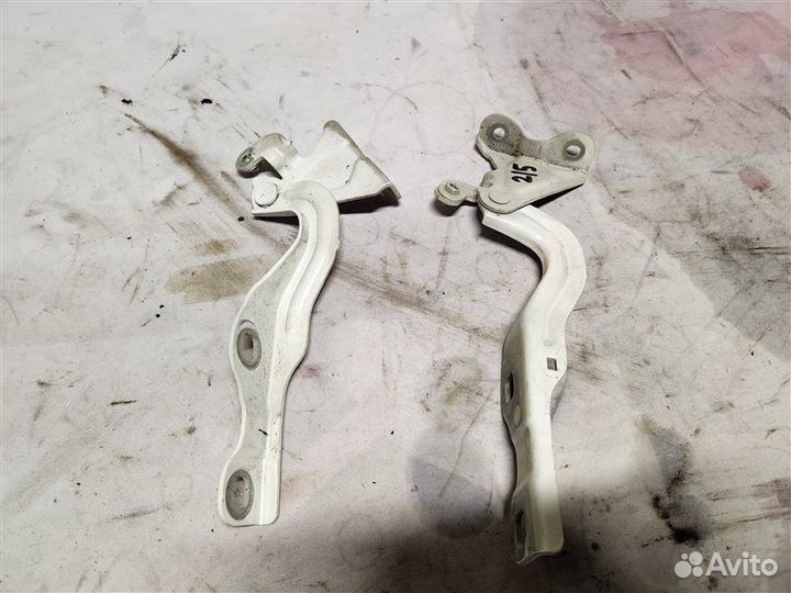 Петля капота Chevrolet Aveo T300 A14XER 2014