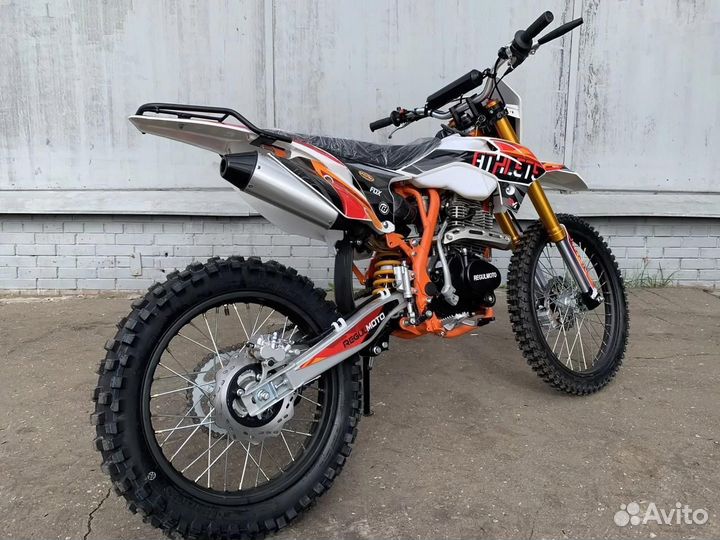 Мотоцикл Regulmoto Athlete 250 21/18 витринный