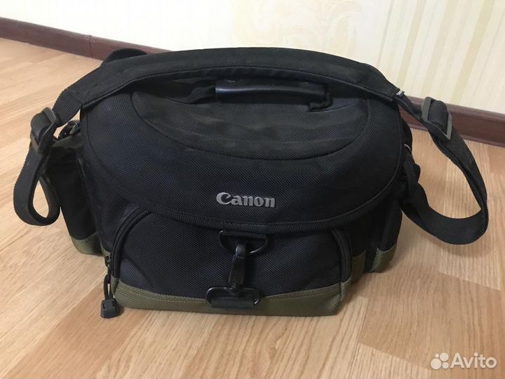 Зеркальный фотоаппарат Сanon 550 D