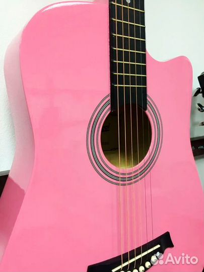 Гитара розовая Новая