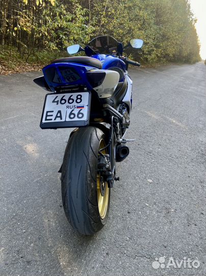 Suzuki GSX-R600 k7